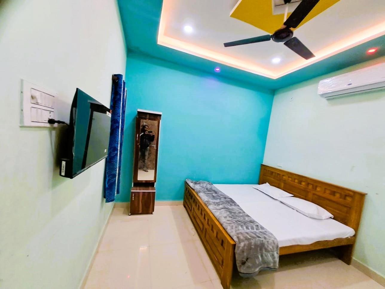 Utsav Lodge And Mangal Bhavan Pipariā エクステリア 写真