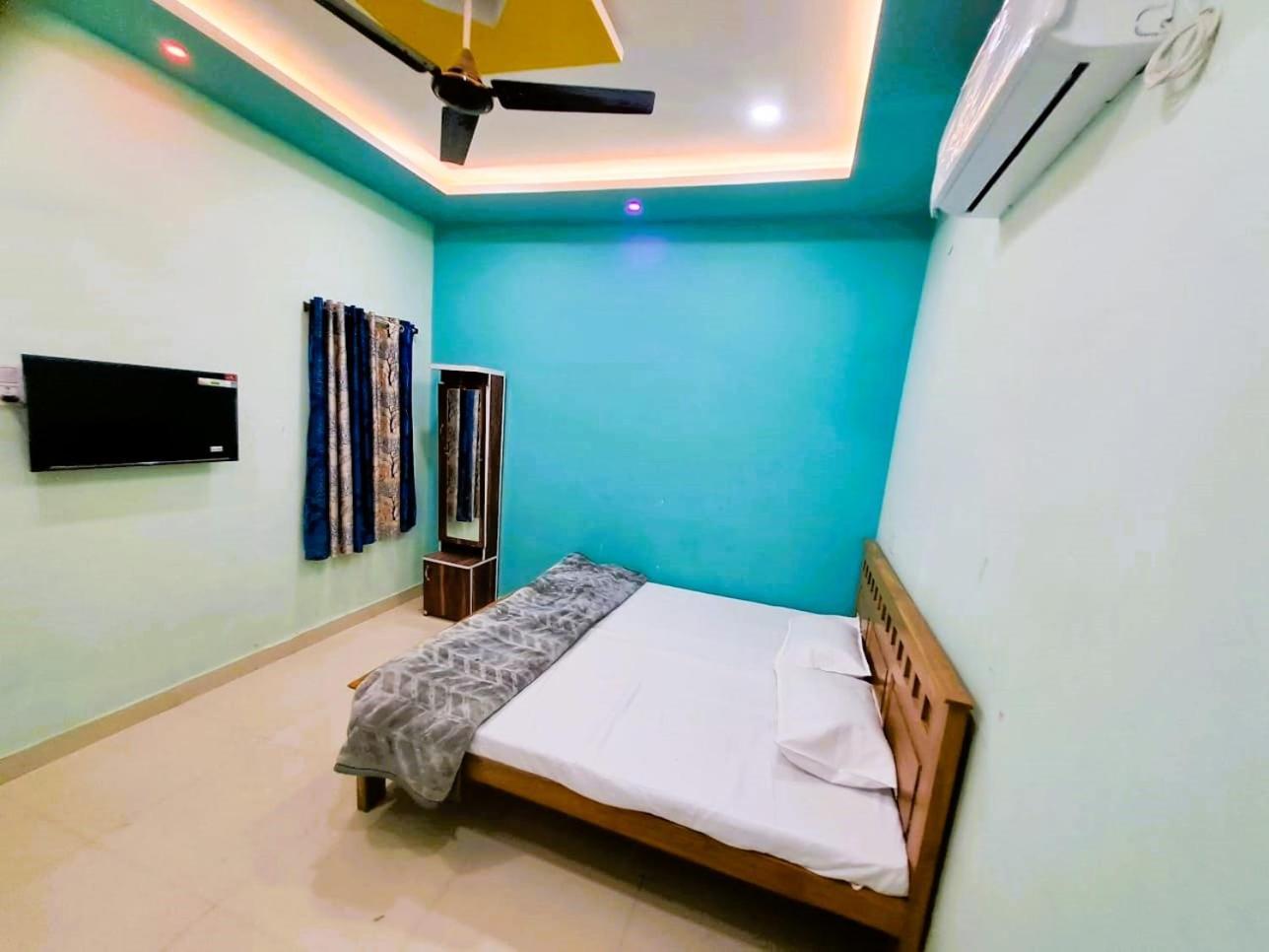 Utsav Lodge And Mangal Bhavan Pipariā エクステリア 写真