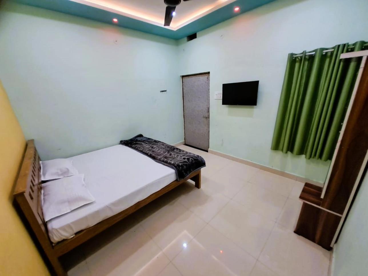 Utsav Lodge And Mangal Bhavan Pipariā エクステリア 写真