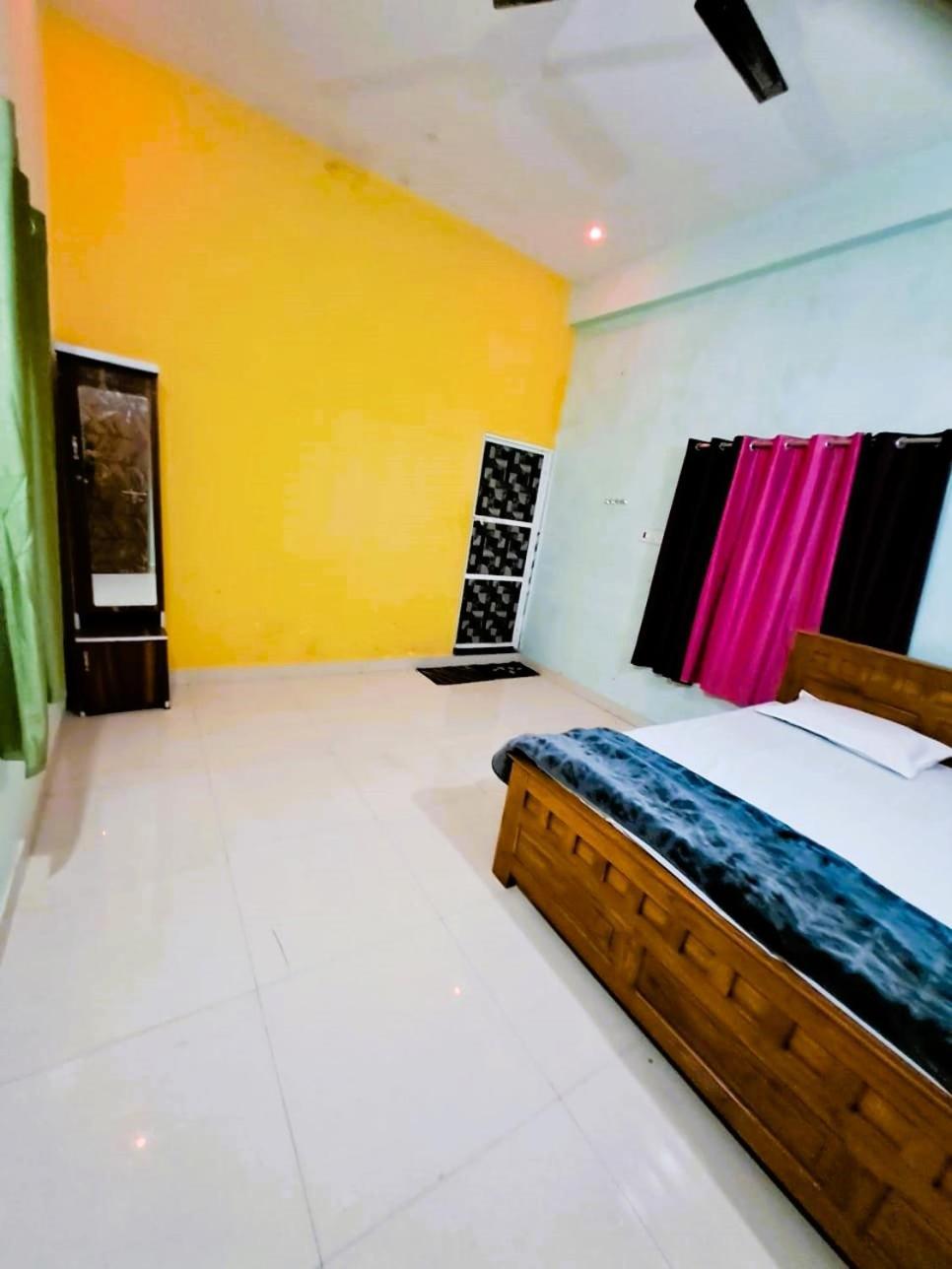Utsav Lodge And Mangal Bhavan Pipariā エクステリア 写真
