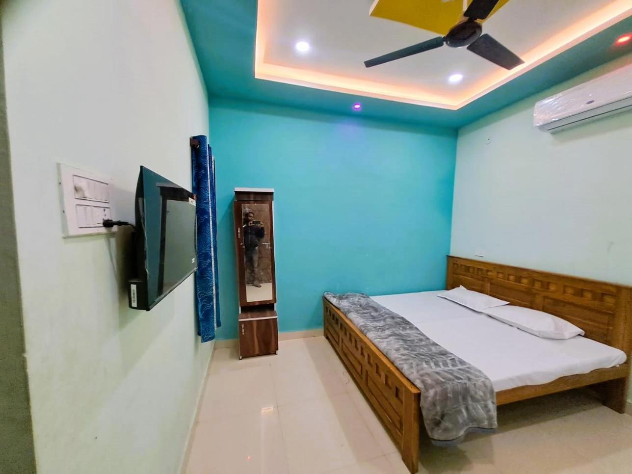 Utsav Lodge And Mangal Bhavan Pipariā エクステリア 写真