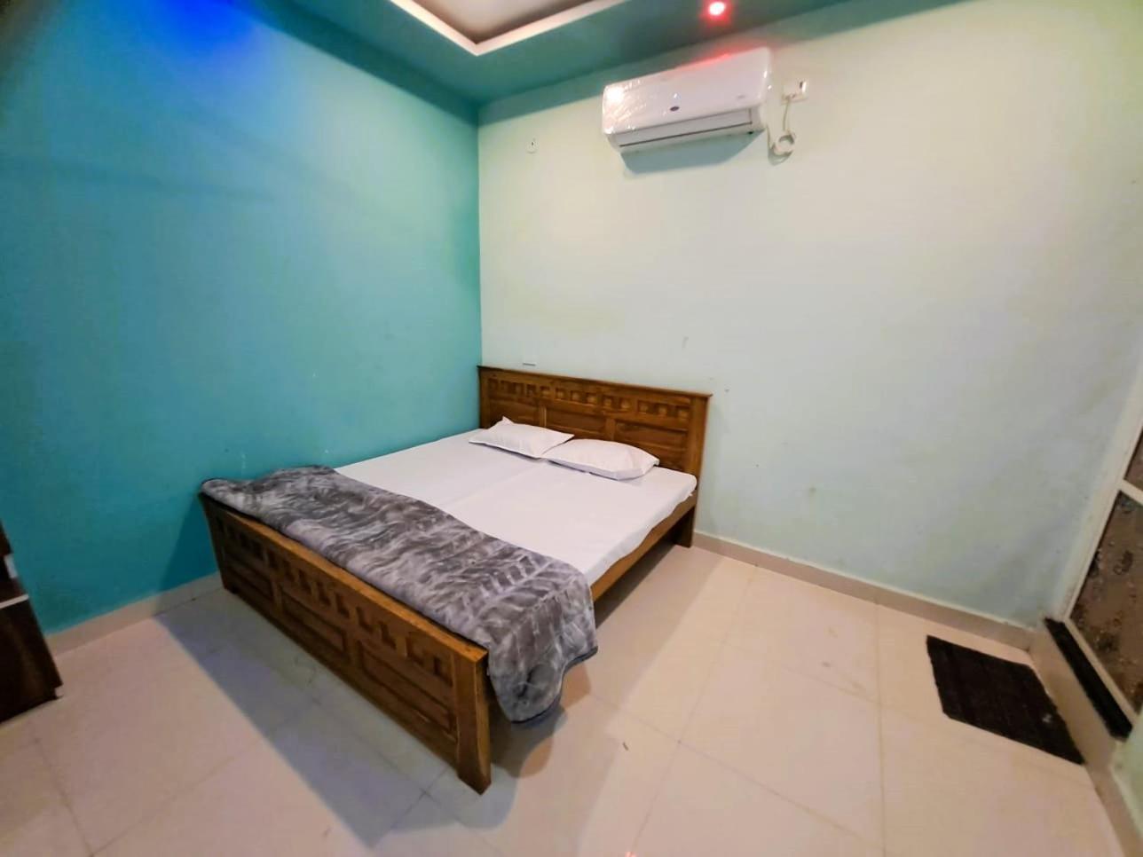 Utsav Lodge And Mangal Bhavan Pipariā エクステリア 写真